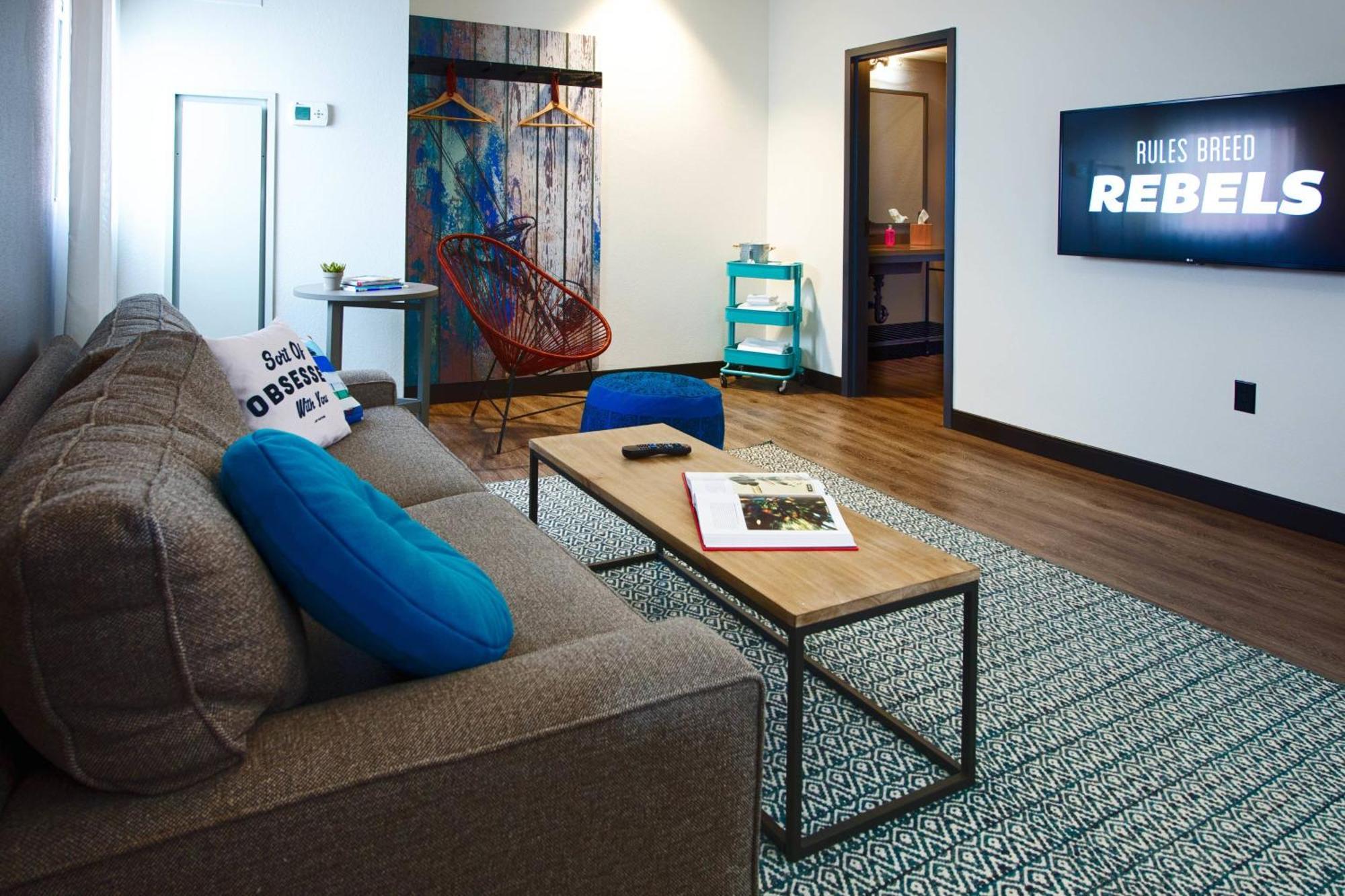 Отель Moxy New Orleans Downtown/French Quarter Area Экстерьер фото