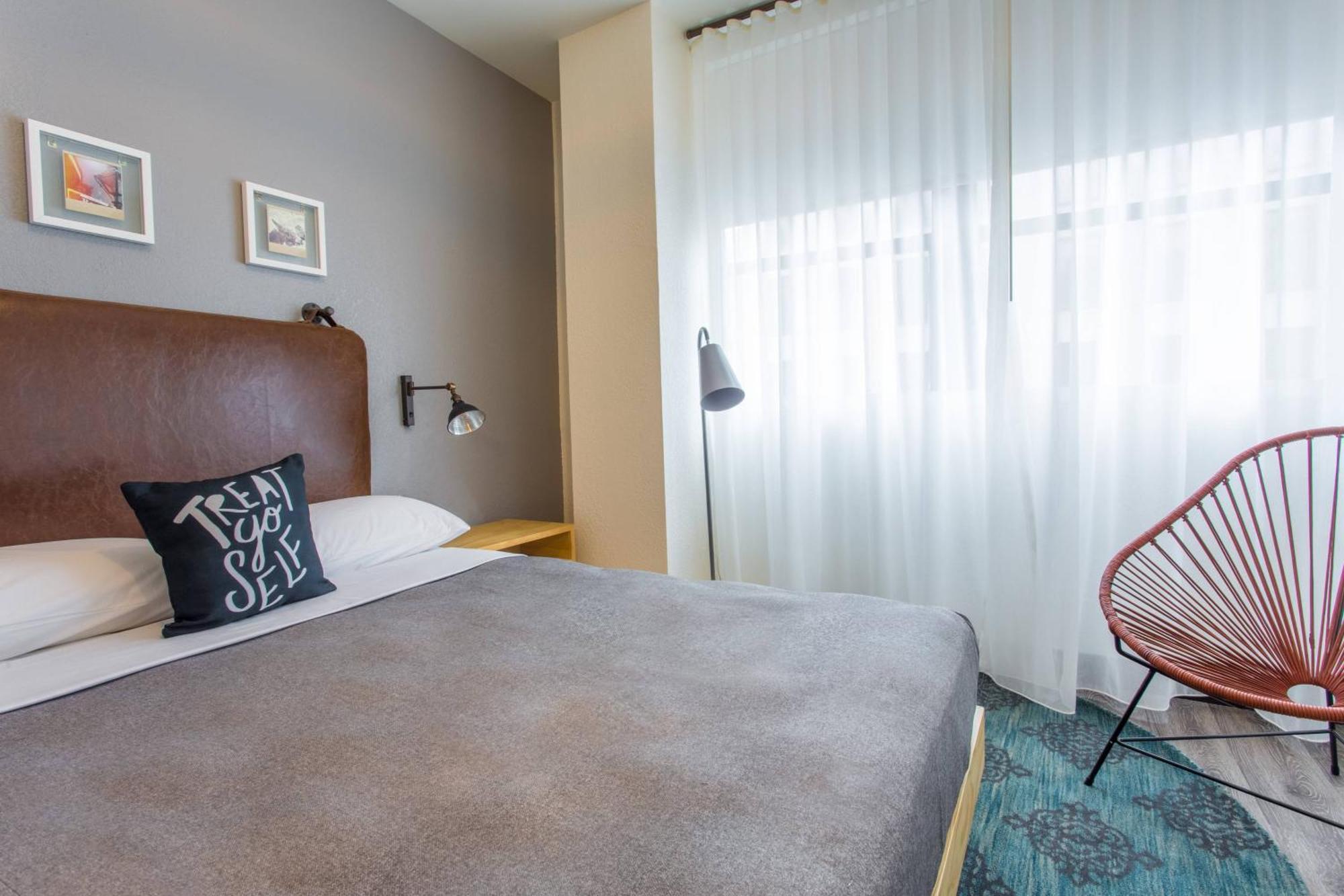 Отель Moxy New Orleans Downtown/French Quarter Area Экстерьер фото